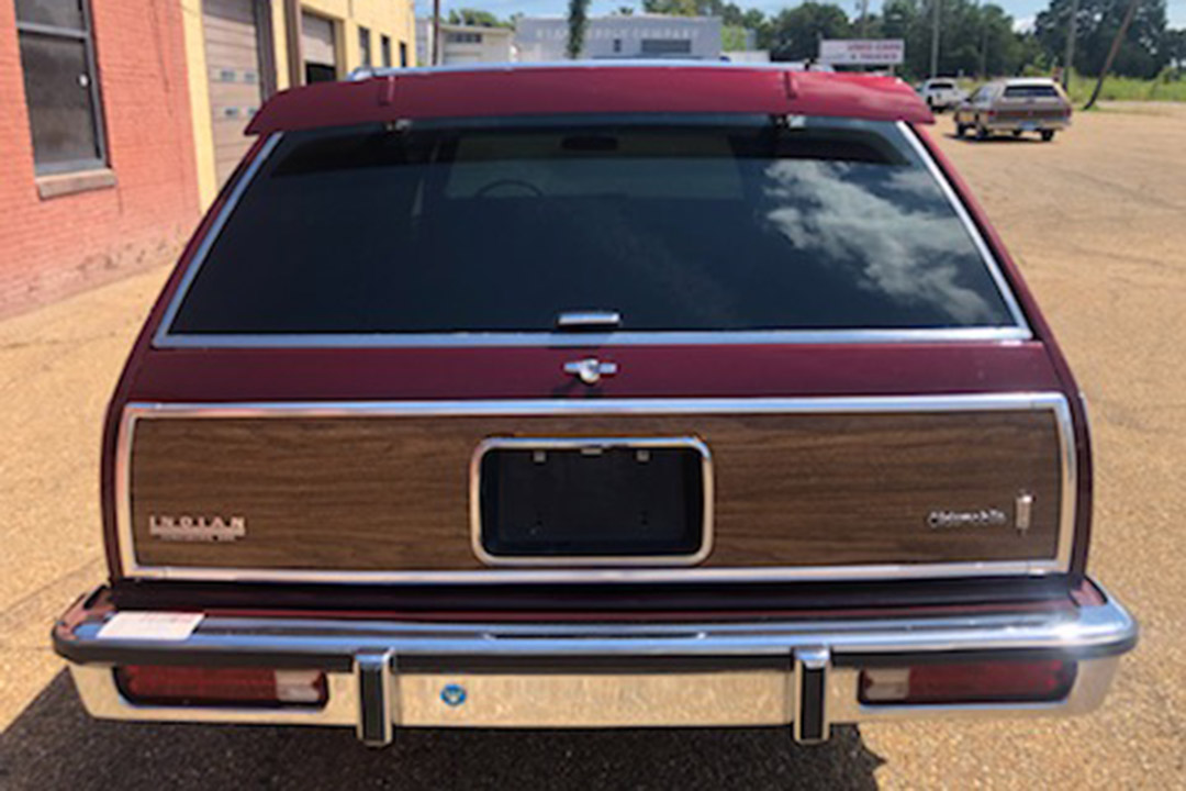 5th Image of a 1981 OLDSMOBILE CUTLASS