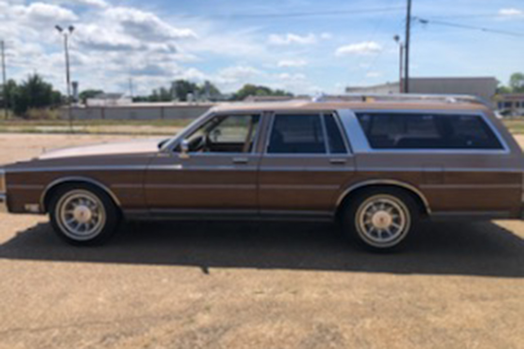 3rd Image of a 1990 OLDSMOBILE CUSTOM CRUISER