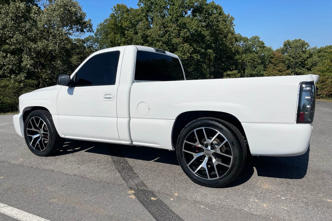 3rd Image of a 2002 CHEVROLET SILVERADO 1500