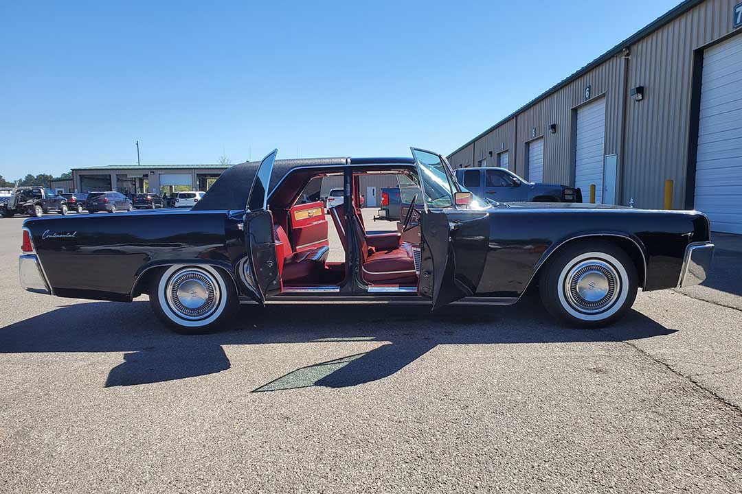 11th Image of a 1962 LINCOLN CONTINENTAL