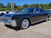 Image 2 of 40 of a 1962 LINCOLN CONTINENTAL