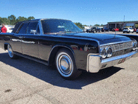 Image 3 of 40 of a 1962 LINCOLN CONTINENTAL