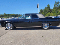 Image 7 of 40 of a 1962 LINCOLN CONTINENTAL