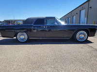 Image 8 of 40 of a 1962 LINCOLN CONTINENTAL