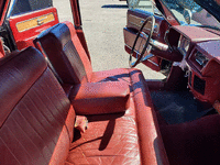 Image 20 of 40 of a 1962 LINCOLN CONTINENTAL