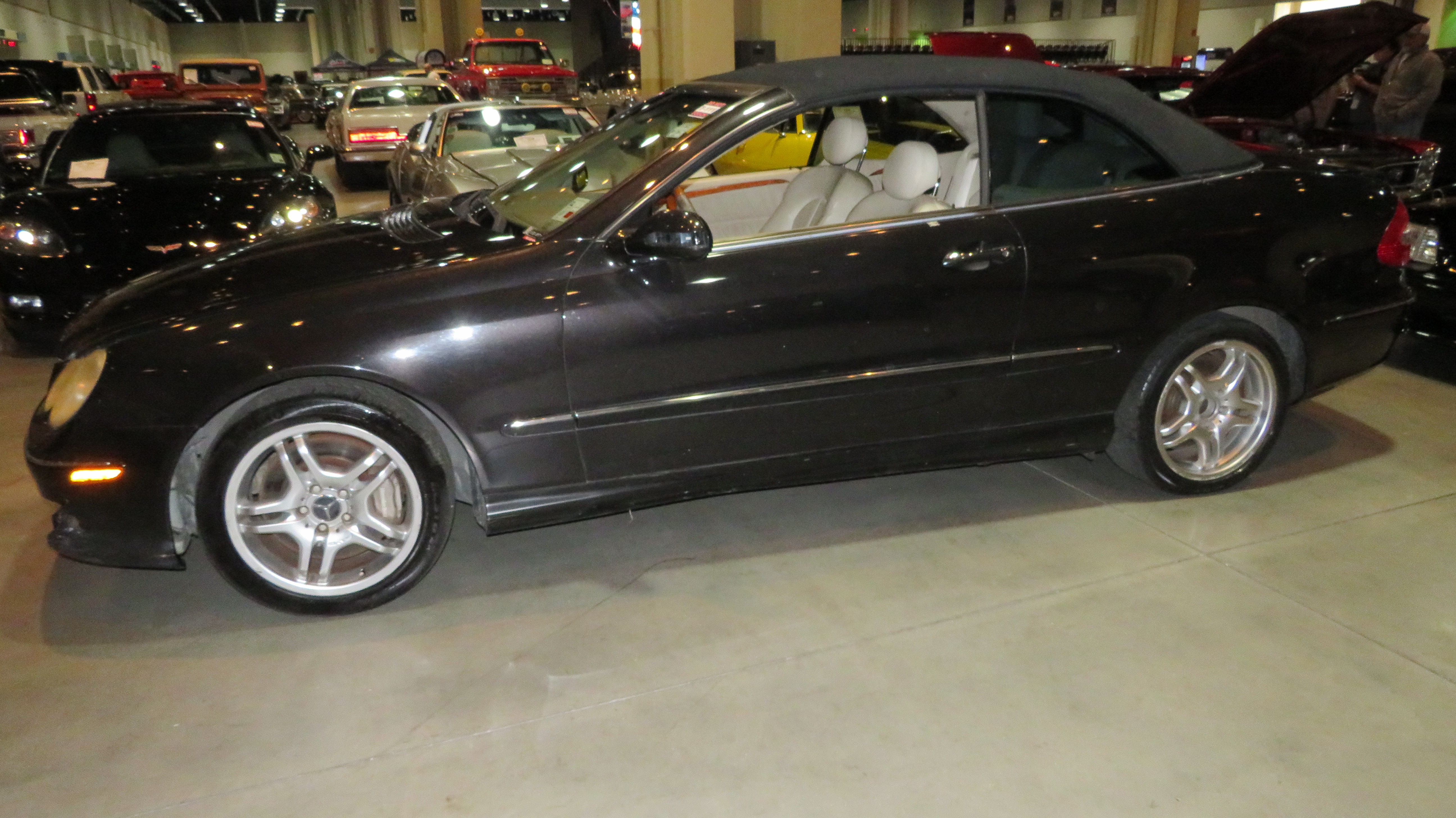 2nd Image of a 2004 MERCEDES-BENZ CLK500