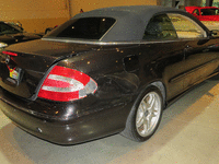 Image 2 of 13 of a 2004 MERCEDES-BENZ CLK500