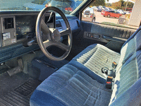 Image 2 of 6 of a 1993 CHEVROLET K1500