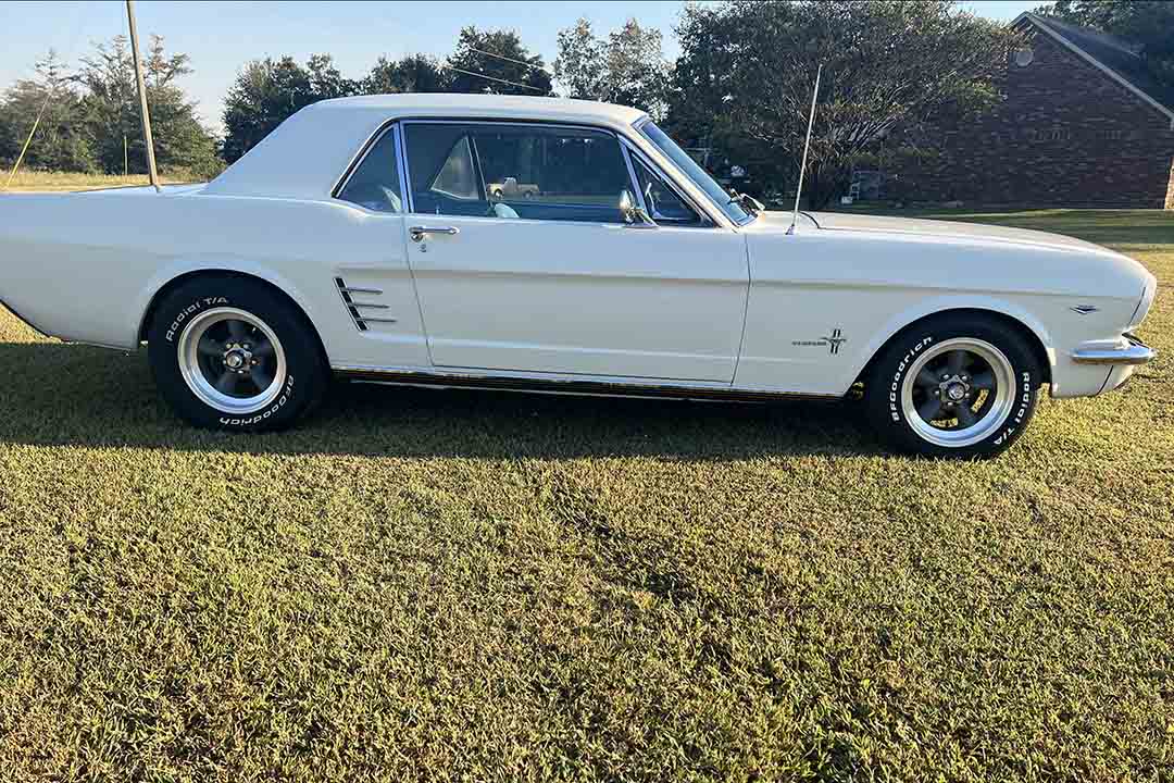 4th Image of a 1966 FORD MUSTANG