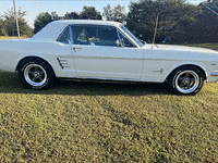 Image 5 of 8 of a 1966 FORD MUSTANG