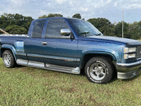 Image 2 of 10 of a 1994 GMC 1500
