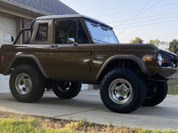 Image 2 of 15 of a 1977 FORD BRONCO