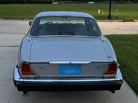 Image 4 of 9 of a 1987 JAGUAR XJ6 XJ