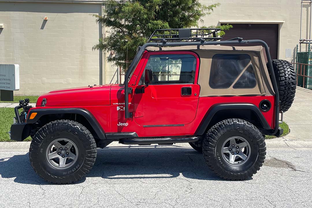 2nd Image of a 2002 JEEP WRANGLER X