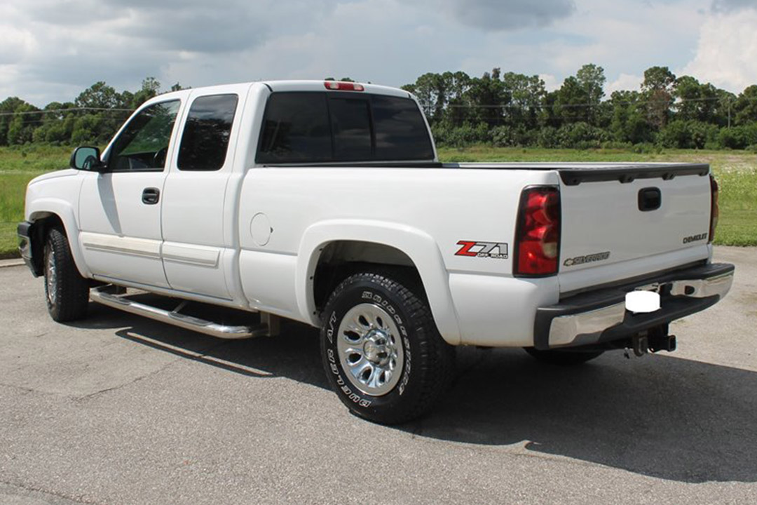 2nd Image of a 2005 CHEVROLET SILVERADO Z71