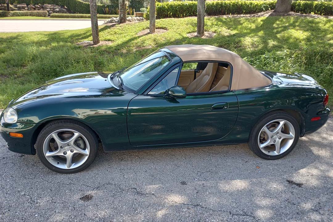 3rd Image of a 2001 MAZDA MX-5 MIATA