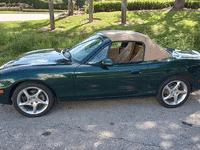 Image 4 of 15 of a 2001 MAZDA MX-5 MIATA