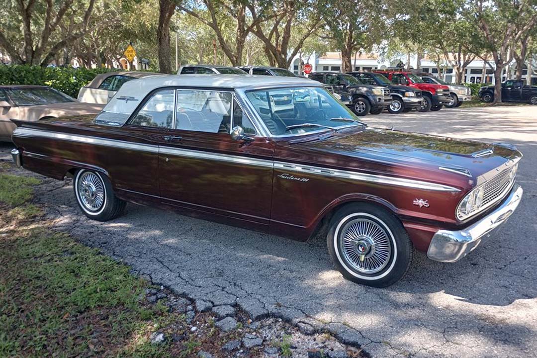 2nd Image of a 1963 FORD FAIRLANE 500