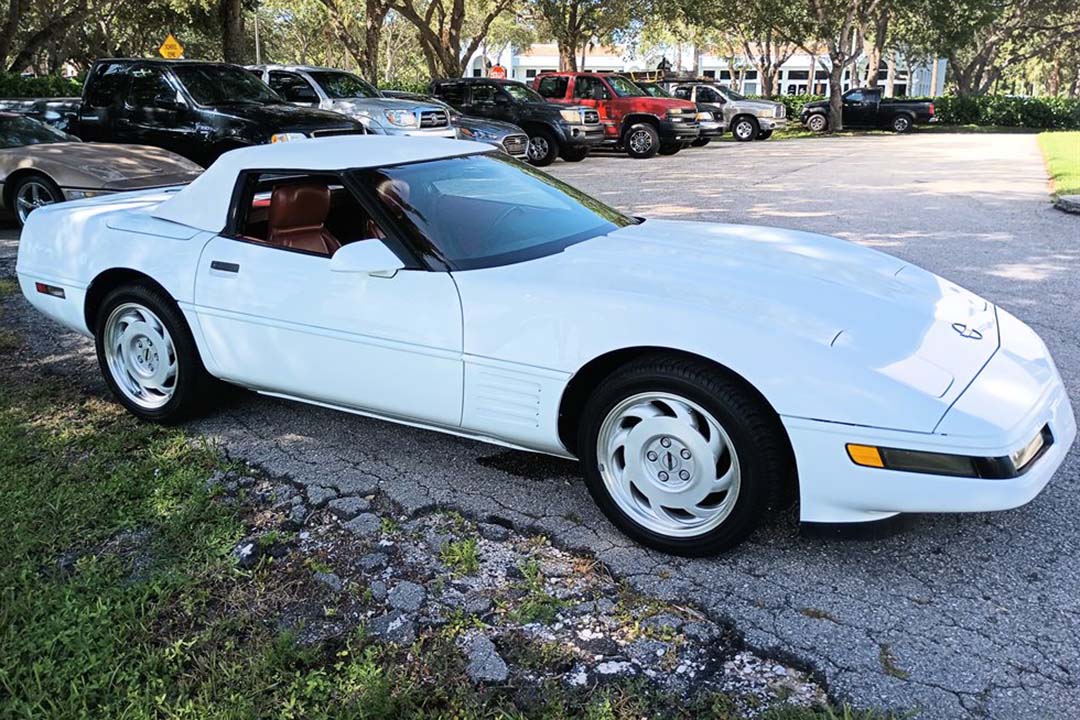 2nd Image of a 1991 CHEVROLET CORVETTE