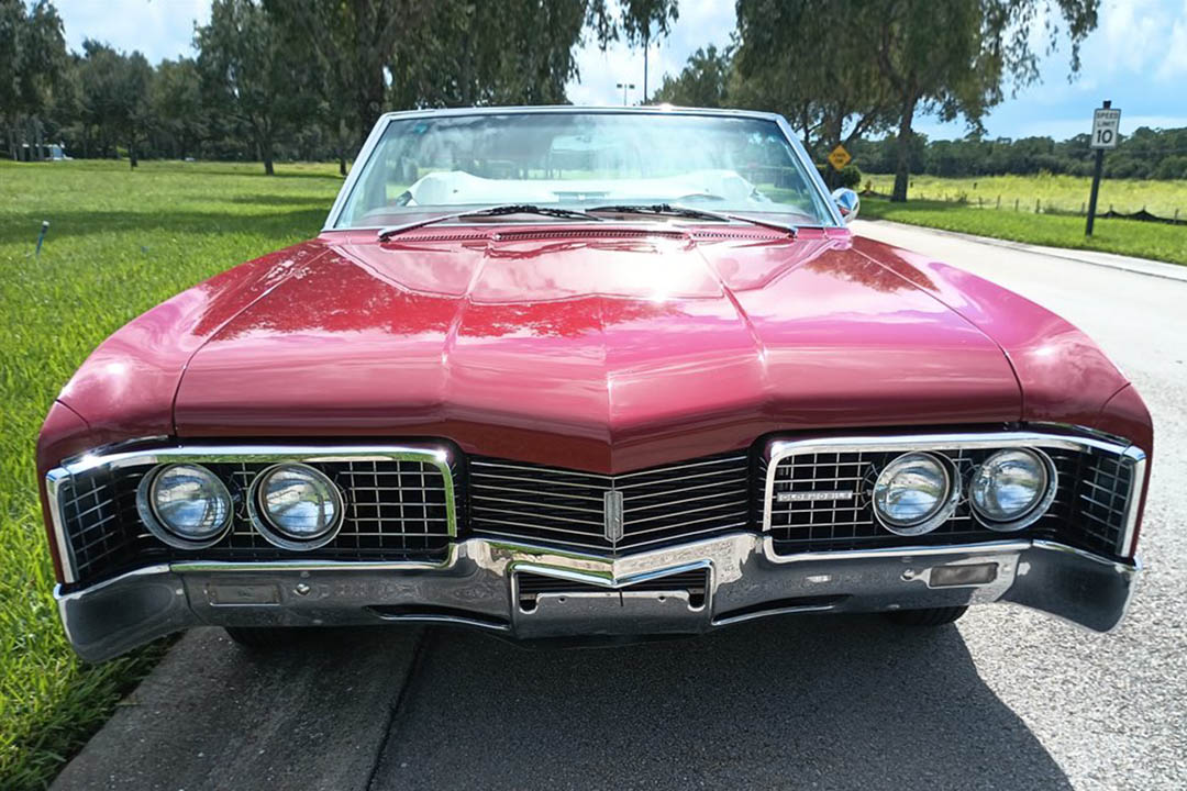 3rd Image of a 1967 OLDSMOBILE 98