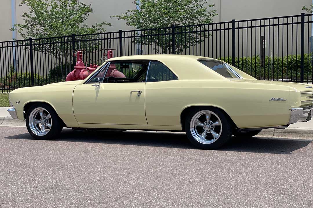 2nd Image of a 1966 CHEVROLET CHEVELLE