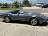 Image 2 of 6 of a 1982 CHEVROLET CORVETTE