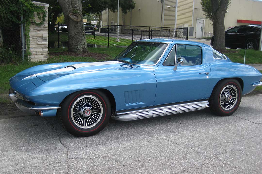 1st Image of a 1967 CHEVROLET CORVETTE