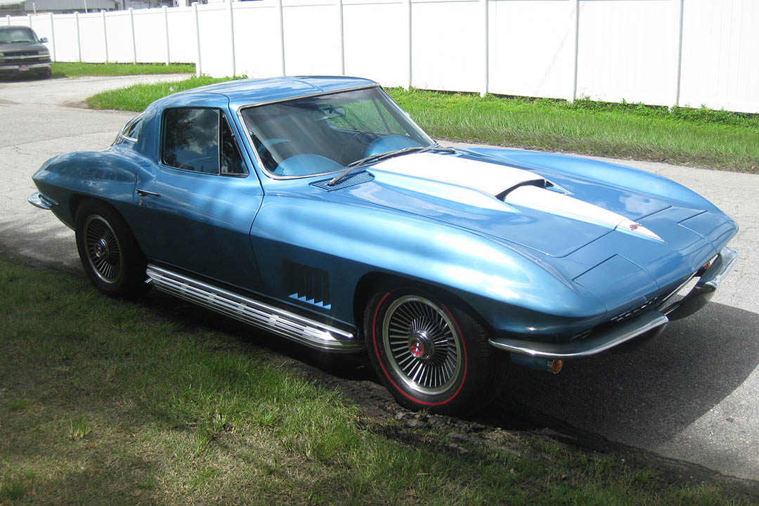 2nd Image of a 1967 CHEVROLET CORVETTE