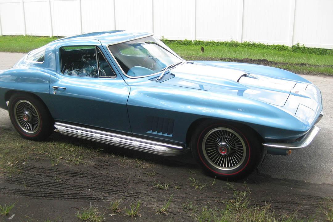 3rd Image of a 1967 CHEVROLET CORVETTE