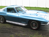 Image 4 of 9 of a 1967 CHEVROLET CORVETTE