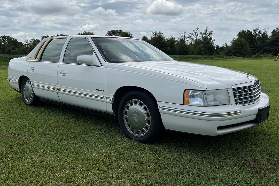 1st Image of a 1998 CADILLAC DEVILLE