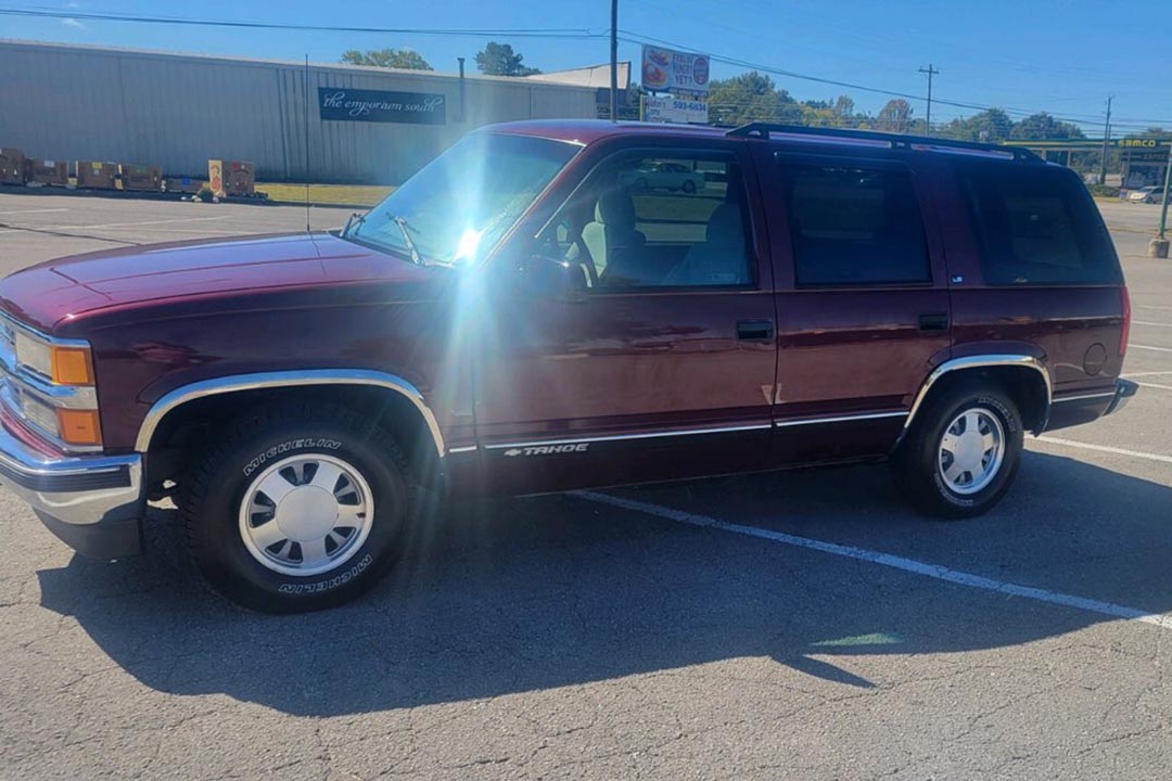 1st Image of a 1998 CHEVROLET TAHOE