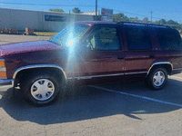 Image 2 of 4 of a 1998 CHEVROLET TAHOE
