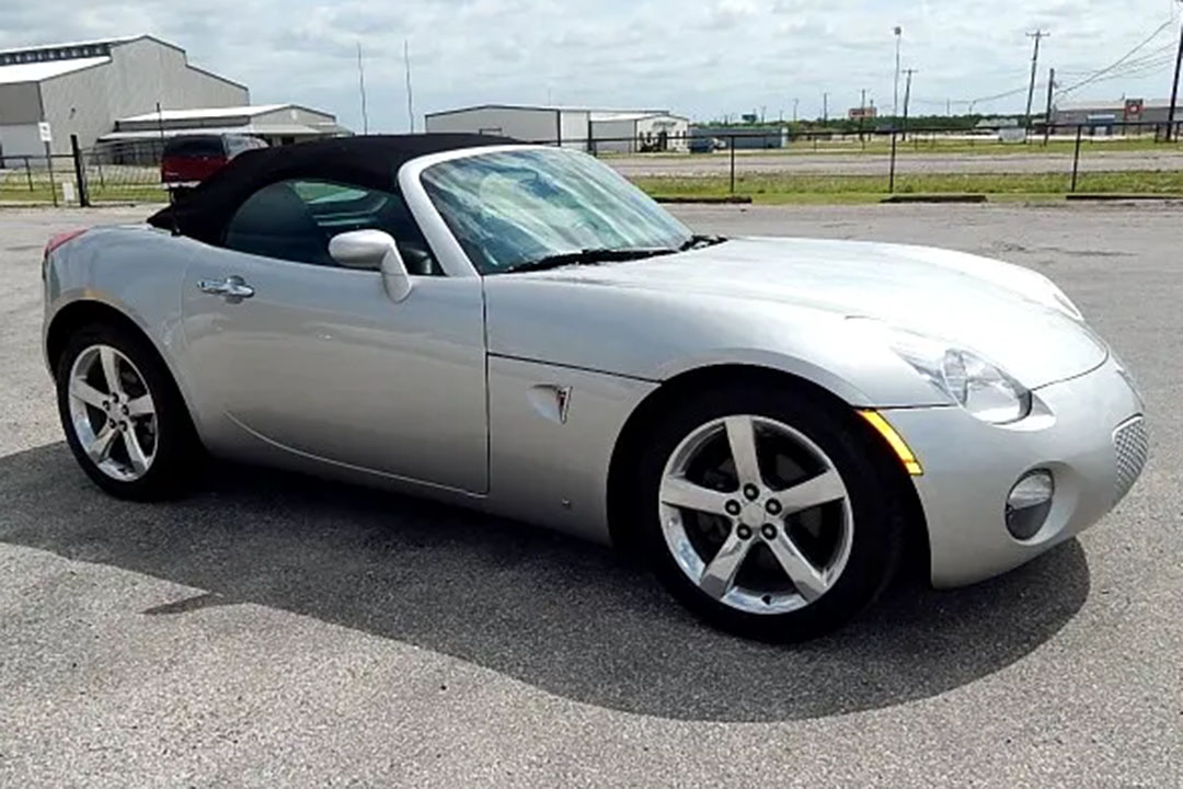 3rd Image of a 2006 PONTIAC SOLSTICE