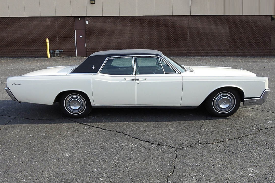 3rd Image of a 1971 CADILLAC COUPE DEVILLE