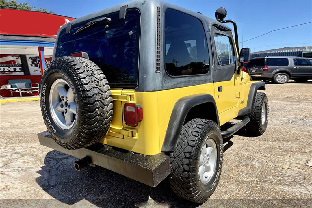 3rd Image of a 2000 JEEP WRANGLER SE