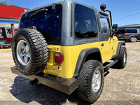 Image 4 of 14 of a 2000 JEEP WRANGLER SE