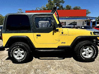 Image 6 of 14 of a 2000 JEEP WRANGLER SE