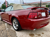 Image 4 of 13 of a 2002 FORD MUSTANG