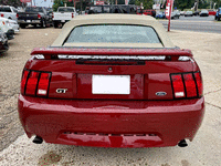 Image 8 of 13 of a 2002 FORD MUSTANG