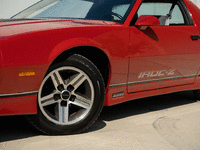 Image 5 of 19 of a 1985 CHEVROLET CAMARO