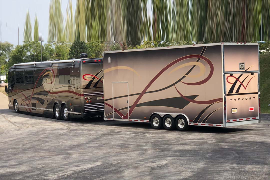 4th Image of a 2003 PREVOST FEATHERLITE H3-45