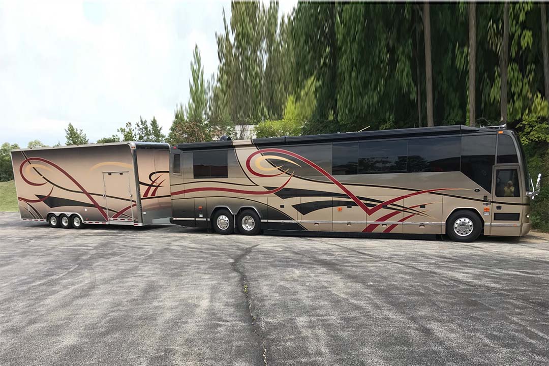 5th Image of a 2003 PREVOST FEATHERLITE H3-45