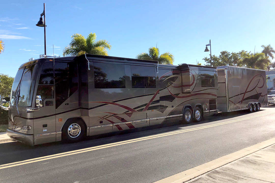 7th Image of a 2003 PREVOST FEATHERLITE H3-45