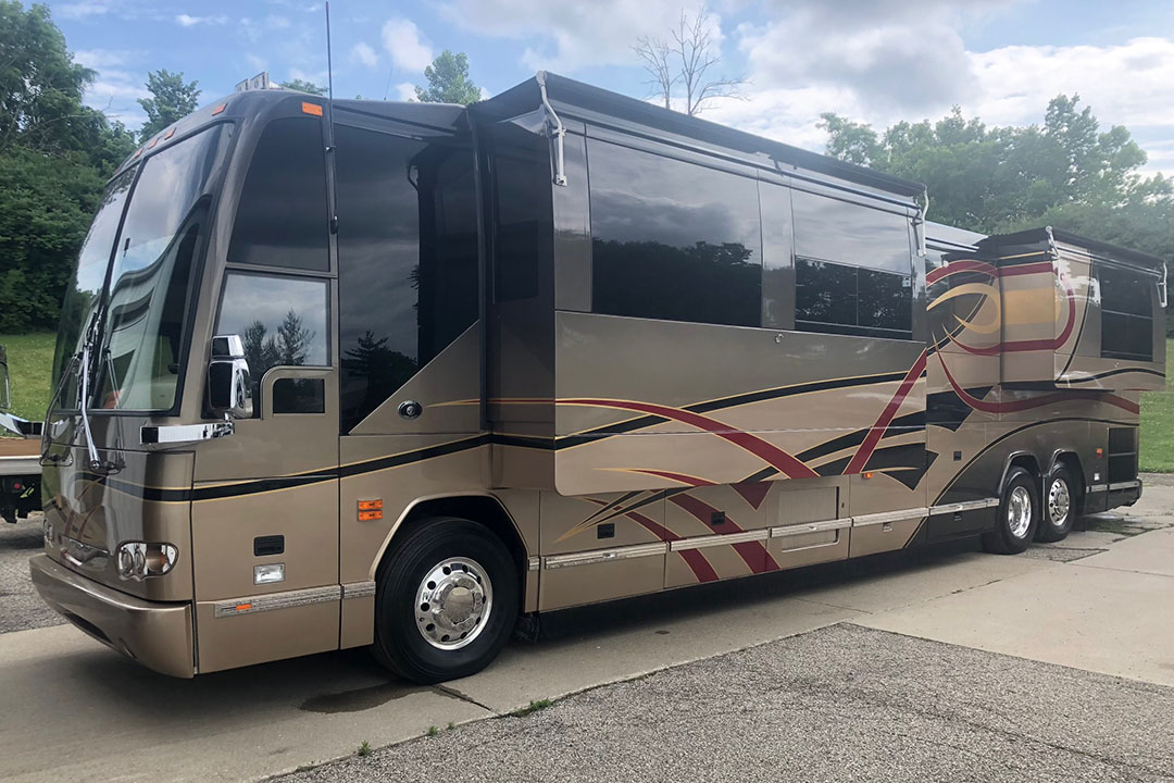 8th Image of a 2003 PREVOST FEATHERLITE H3-45