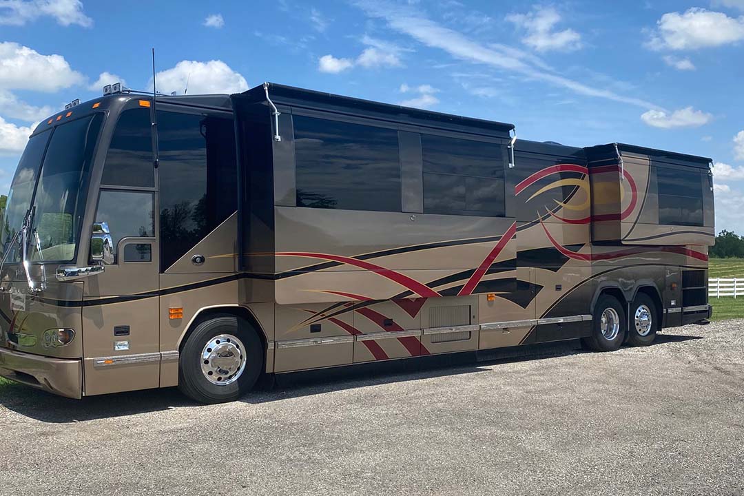 9th Image of a 2003 PREVOST FEATHERLITE H3-45