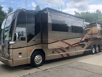 Image 9 of 16 of a 2003 PREVOST FEATHERLITE H3-45
