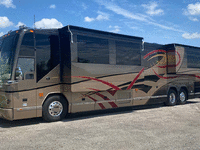 Image 10 of 16 of a 2003 PREVOST FEATHERLITE H3-45
