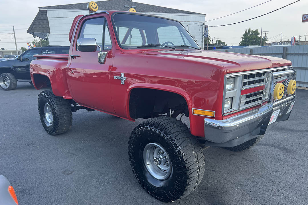 1st Image of a 1985 CHEVROLET K10