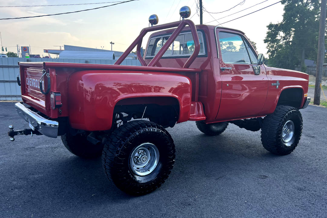 3rd Image of a 1985 CHEVROLET K10